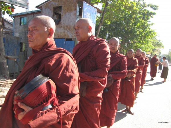 Birmanie Thabarwa Aumone