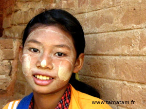 Birmanie Fille Bagan reve de devenir guide 72 dpi IMG_4125